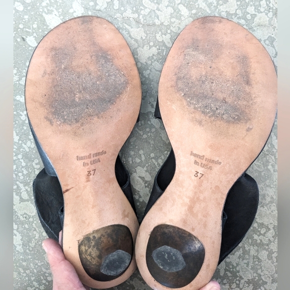 Cydwoq Vintage Leather Open Toe Booties - Picture 13 of 16